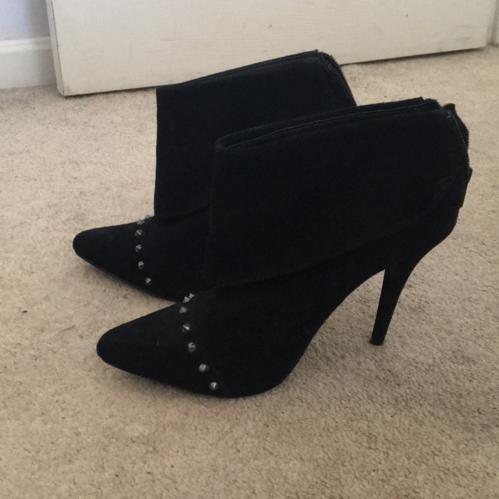 Black Steve Madden booties